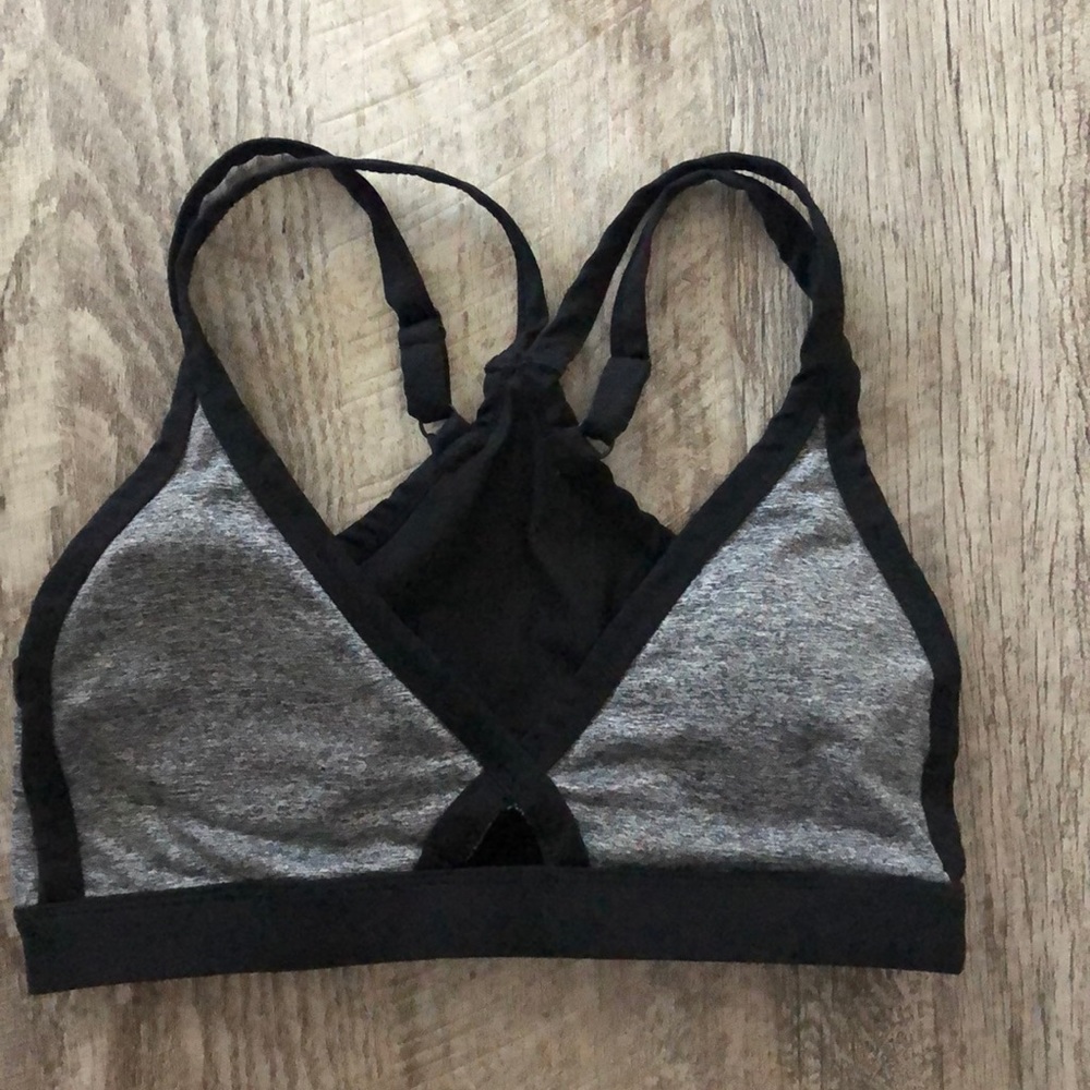 MOTION BY COALITION Black Gray Fashion Sports Bra